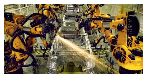 Gia công CNC là gì và tại sao quan trọng trong ngành ô tô?