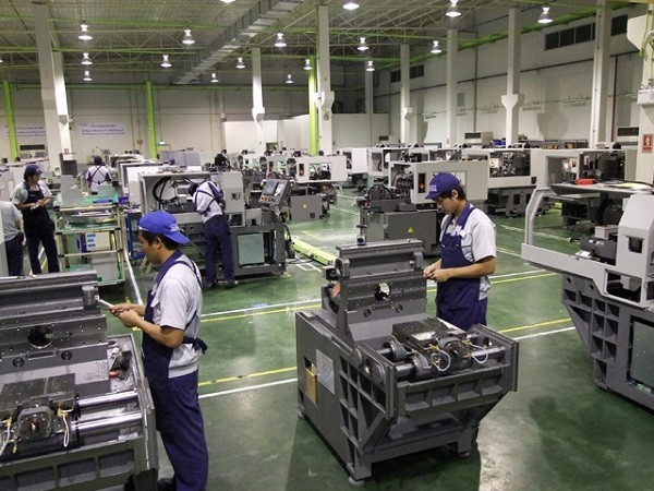 Các yếu tố ảnh hưởng đến thời gian hoàn thành trung bình cho đơn hàng gia công CNC